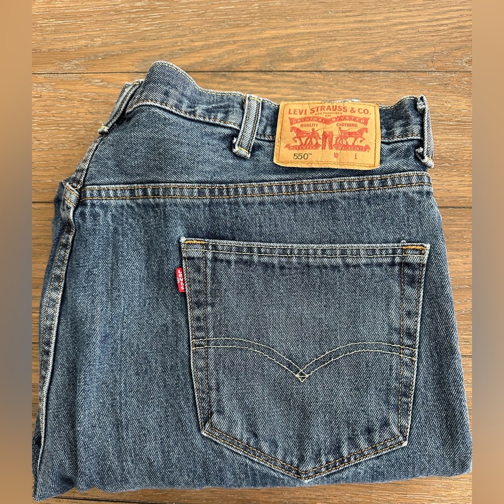 Levi's 550 Jeans Size 42x34 Gently Worn